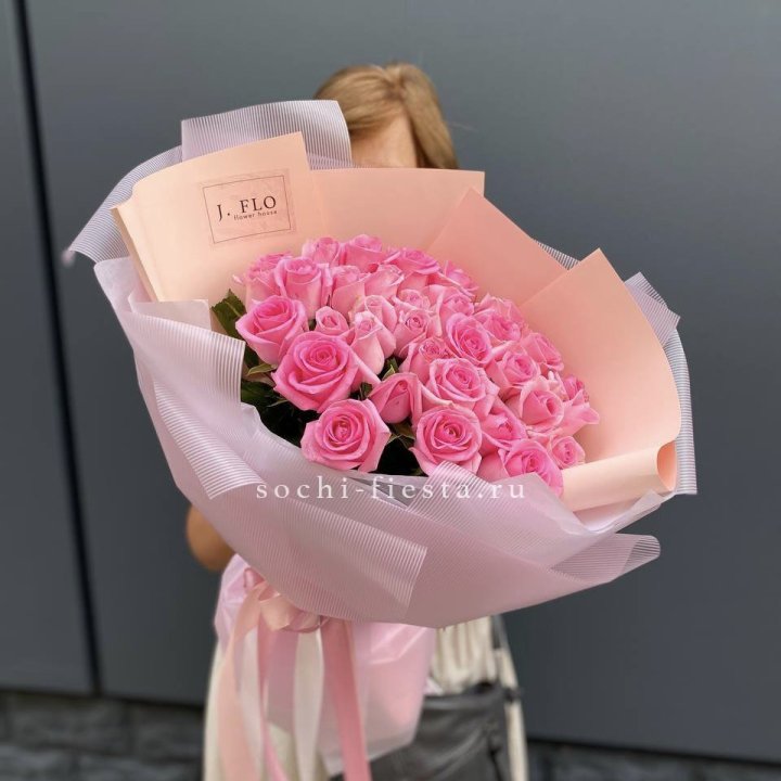33 Розовые розы в Набережных Челнах