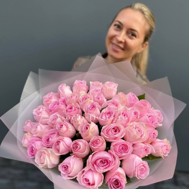 51 розовая роза в Набережных Челнах