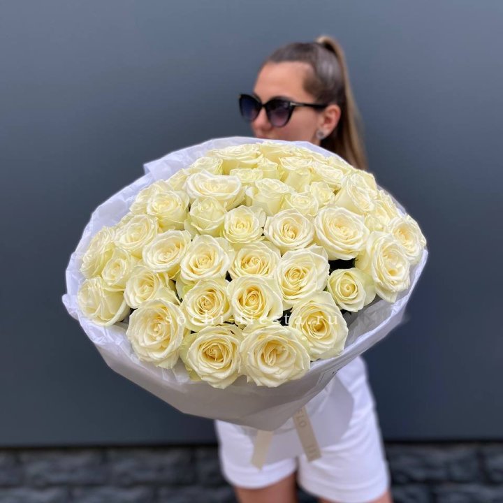 51 белая роза  в Набережных Челнах