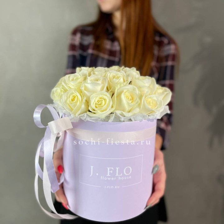 25 роз в цилиндре  в Набережных Челнах