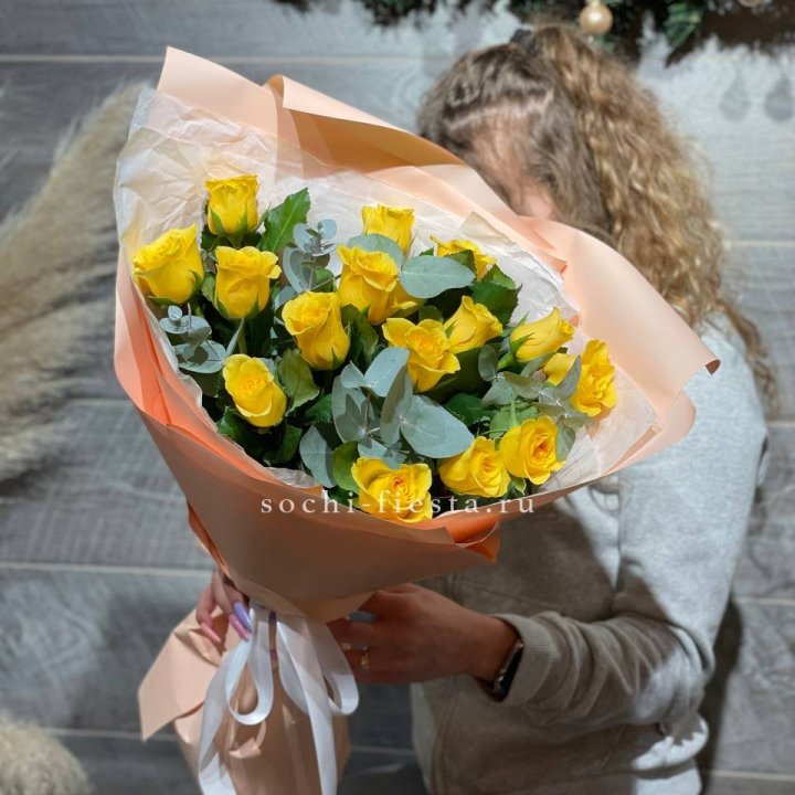 15 желтых роз в Набережных Челнах