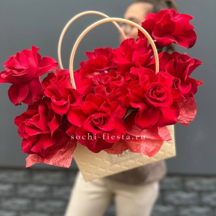 Французские розы в сумочке в Набережных Челнах