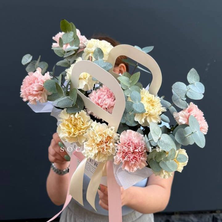 Сумочка из диантусов в Набережных Челнах