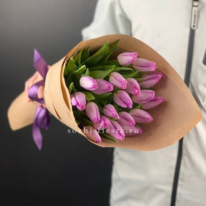 19 розовых  тюльпанов в Набережных Челнах