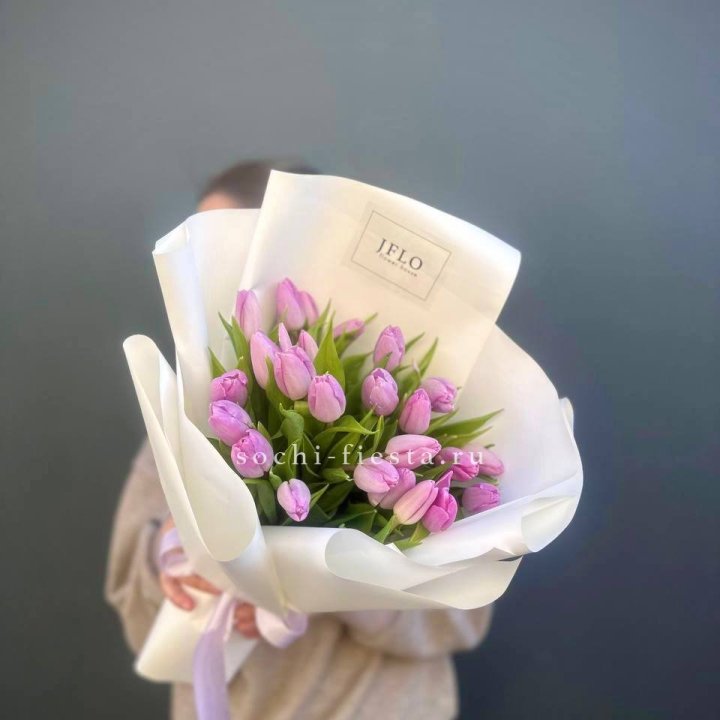 25 сиреневых тюльпанов в Набережных Челнах