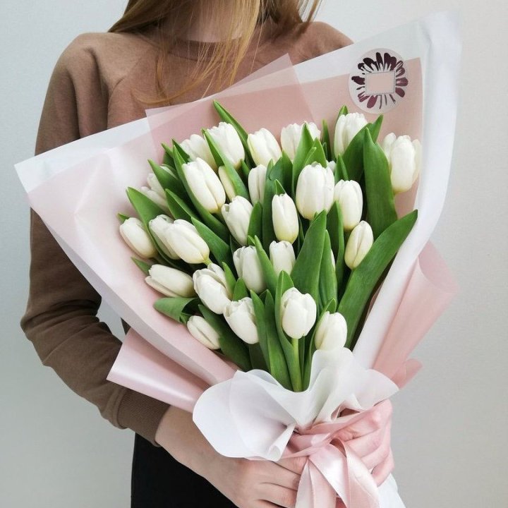 Букет белых тюльпанов "Моника" в Набережных Челнах