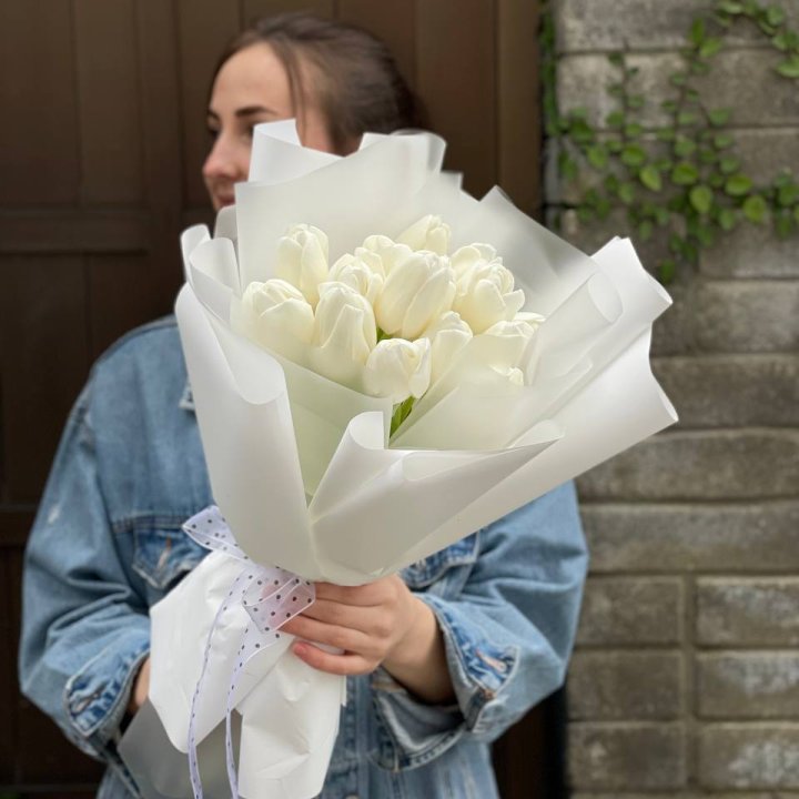 Букет белоснежных тюльпанов в Набережных Челнах