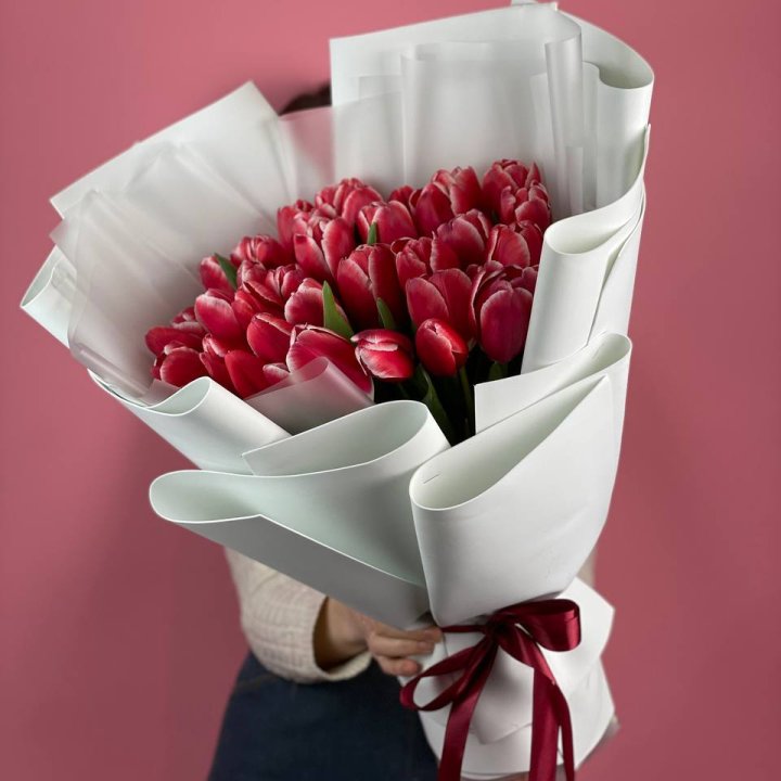 Букет красных тюльпанов в Набережных Челнах
